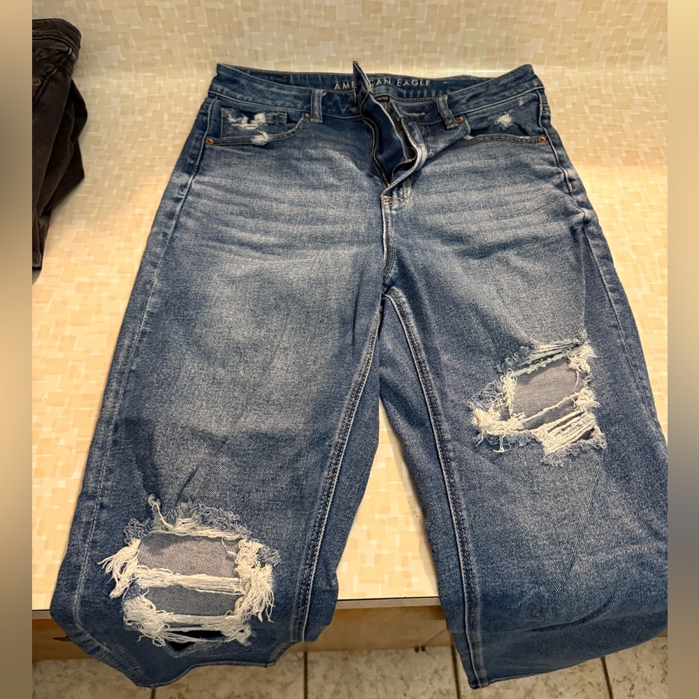 American Eagle Mom straight Jean